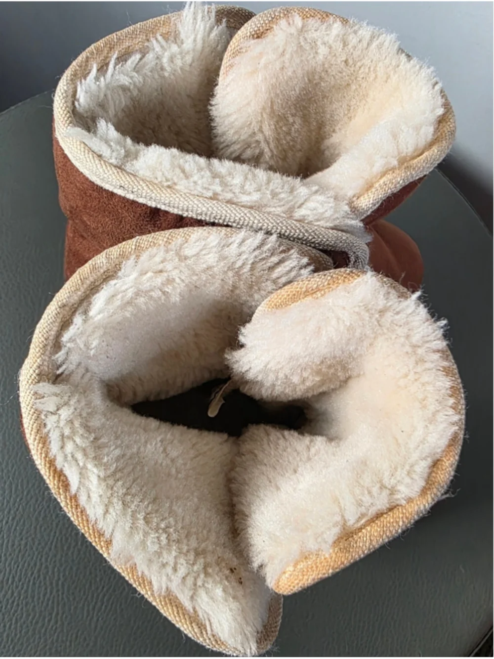 Native Shoes Kids Winter Boots Brown Faux Fur Lined Cozy Slip On Boots Size 8